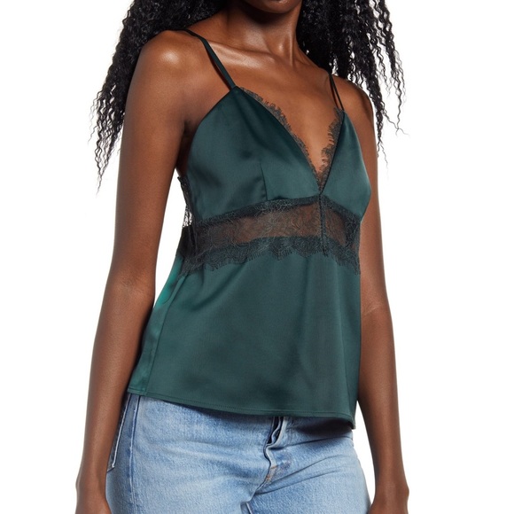 Wayf Tops - ❤️ WAYF SHARI LACE DETAIL CAMI ❤️